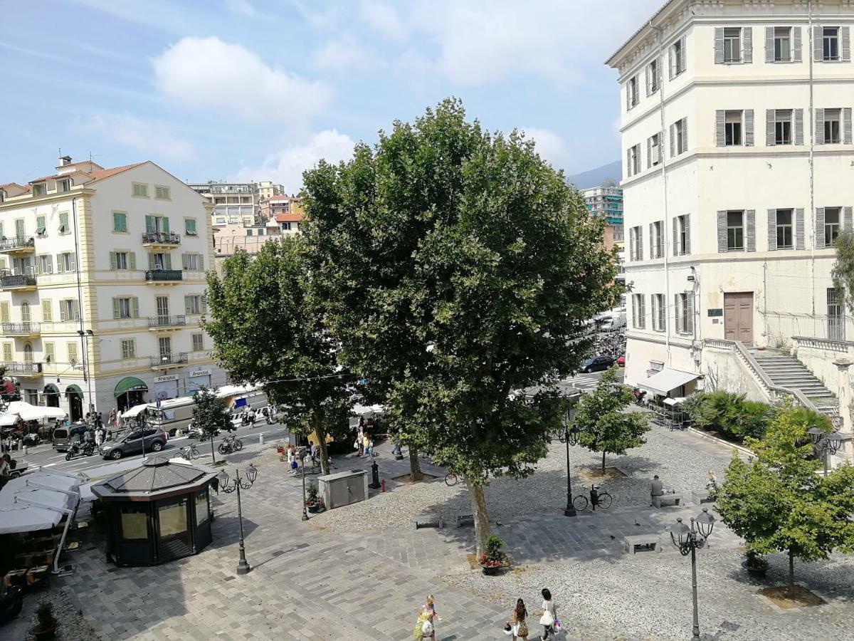 Homeholidaysanremo - Palace Exterior foto